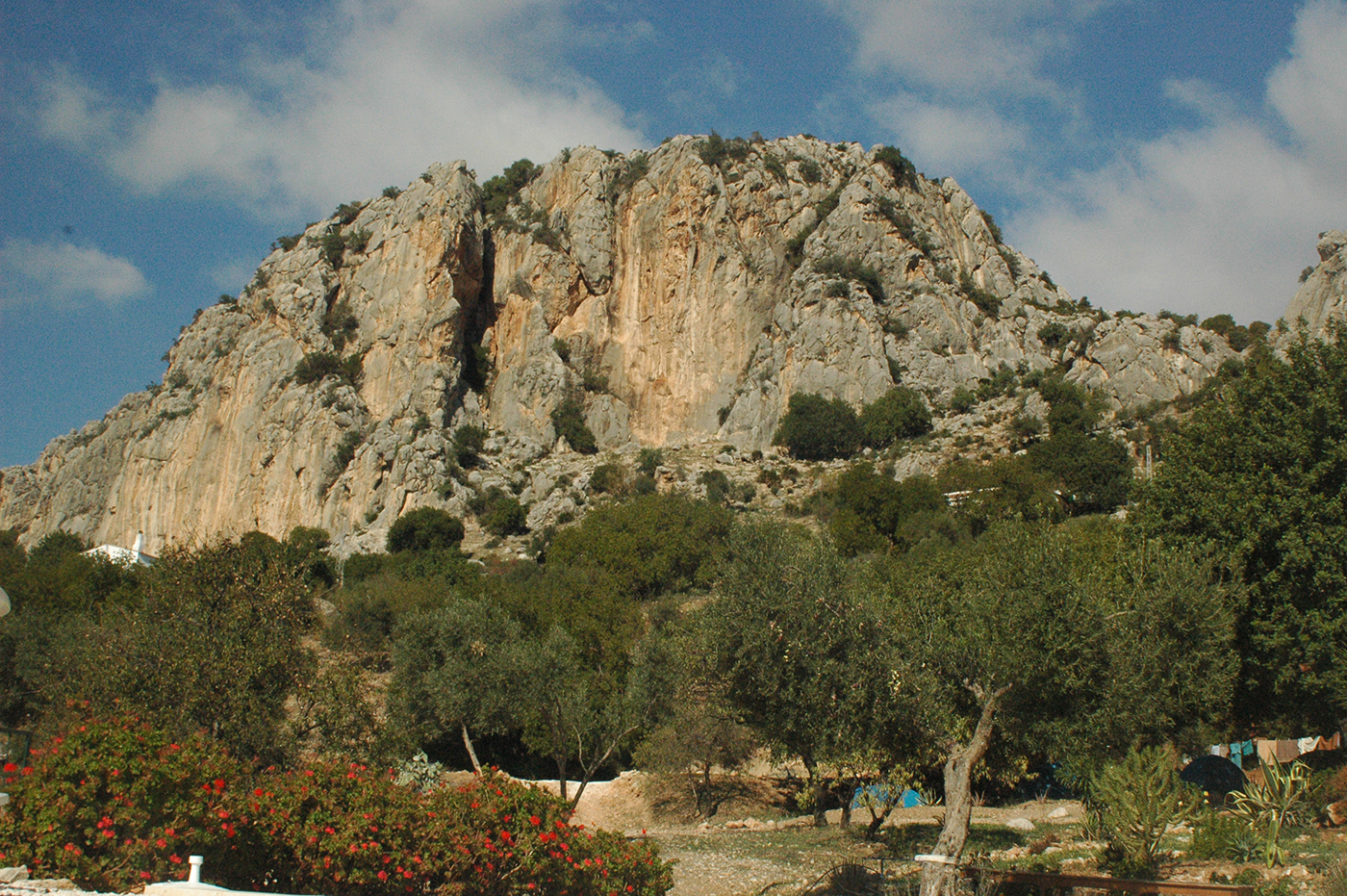 el chorro climbing accommodation